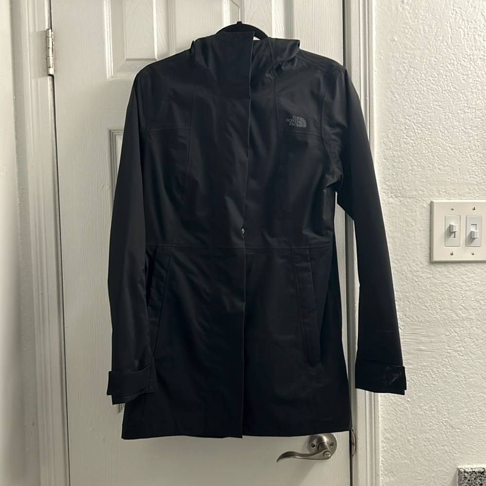 The North Face Women’s Raincoat Size M